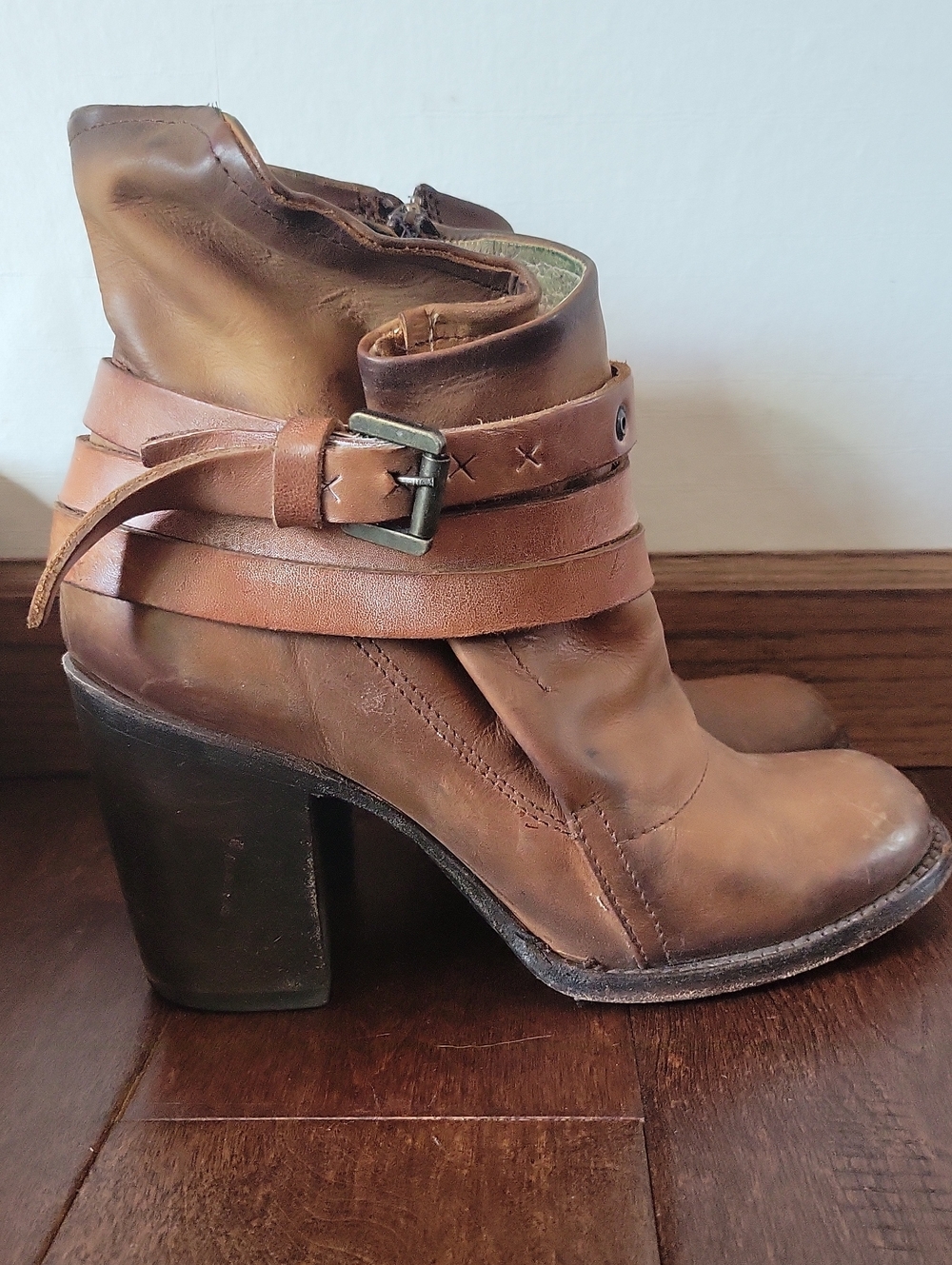 Freebird Blaze Cognac Women's Brown Leather Ankle Boots with Wrap Strap Size 9